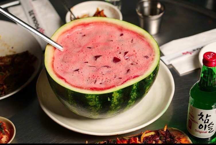🍉 or 🍍? 
-
We&rsquo;re kidding, we know you&rsquo;ll order both 🤩🤩
-
👆Order on our website(pocha32.com) and take advantage of 5% discount promo offer.
&mdash;
🌤 Outdoor dining available from 4-11pm.