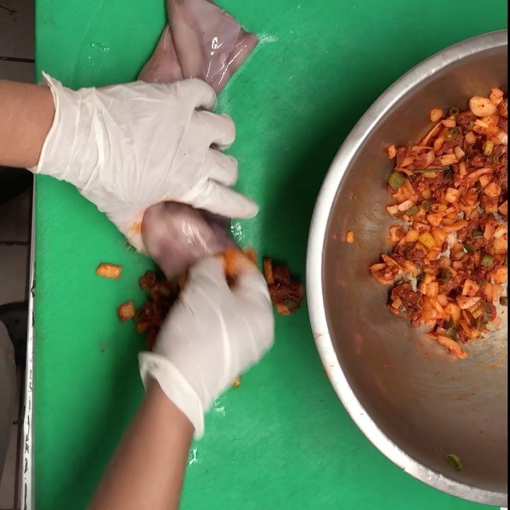 We know you have NEVER seen something like this before 🤭🤤 🦑 🐷 
-
Unless you&rsquo;ve come to Pocha 32 of course 😉
-
👆Order on our website(pocha32.com)
&mdash;
🌤 Outdoor dining available from 4-11pm.